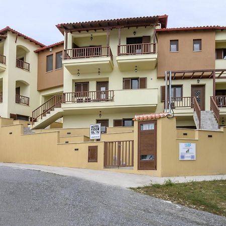 Tavani Villas Nea Roda Bagian luar foto
