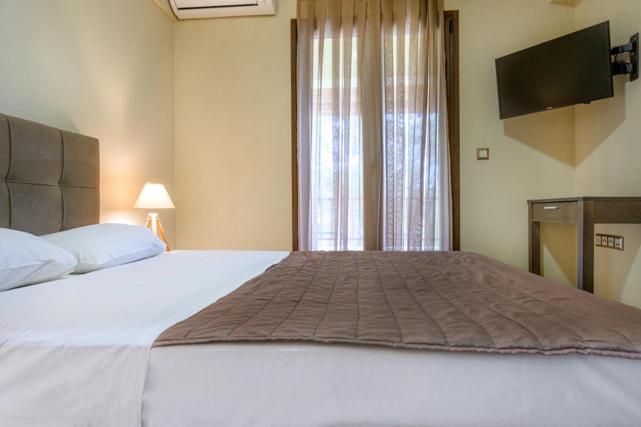 Tavani Villas Nea Roda Bagian luar foto