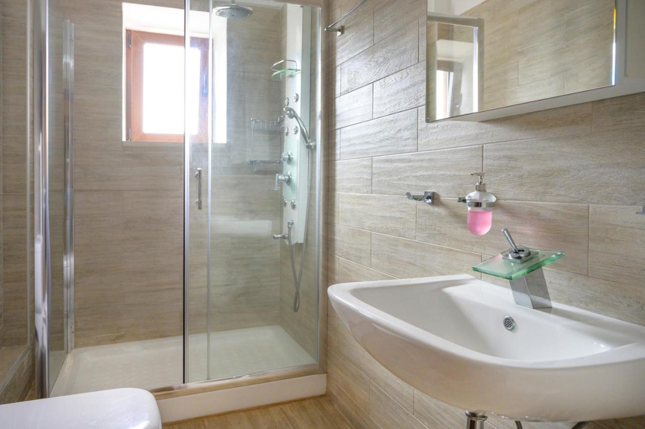 Tavani Villas Nea Roda Bagian luar foto